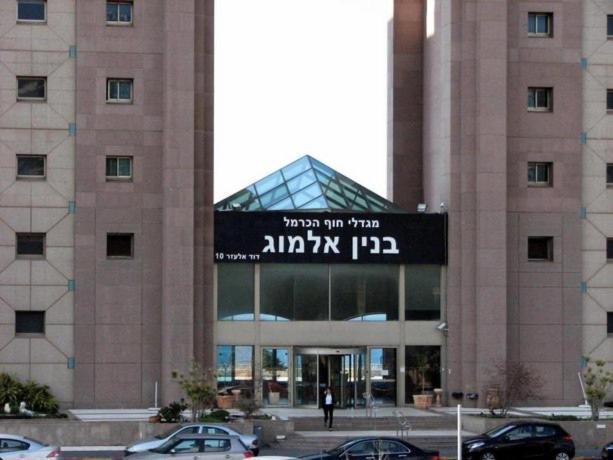 Almog Tower Aparthotel Haifa Exterior foto